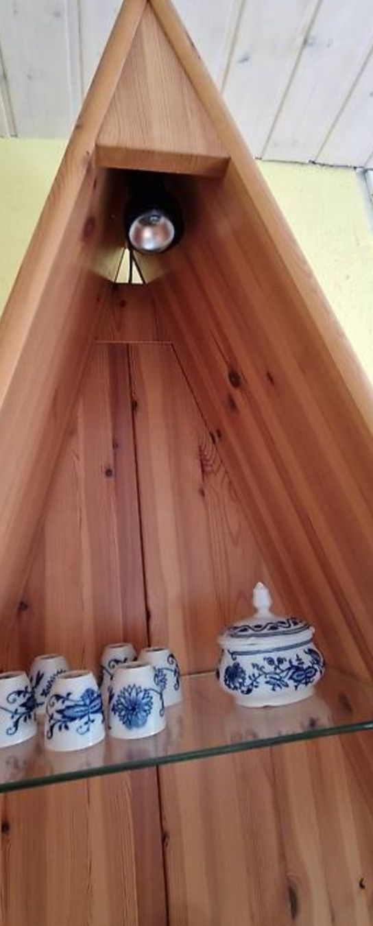 Vitrinen: Piramide vitrine – Gebraucht aus Glattbrugg von B_B 2