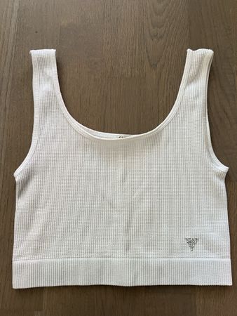 Guess Top