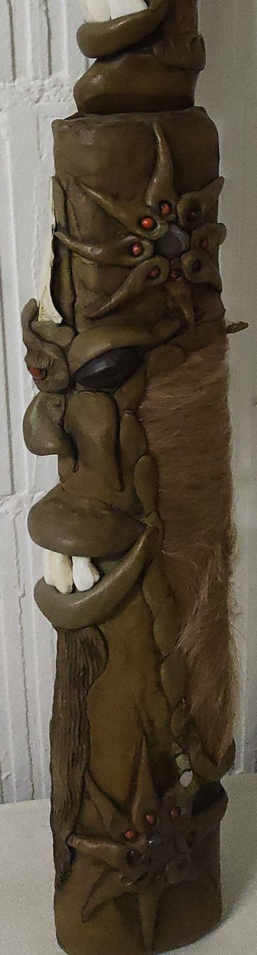 Tutte le decorazioni: Sculpture totem mystique en argile – Usato da Le Locle venduto da Bosibo