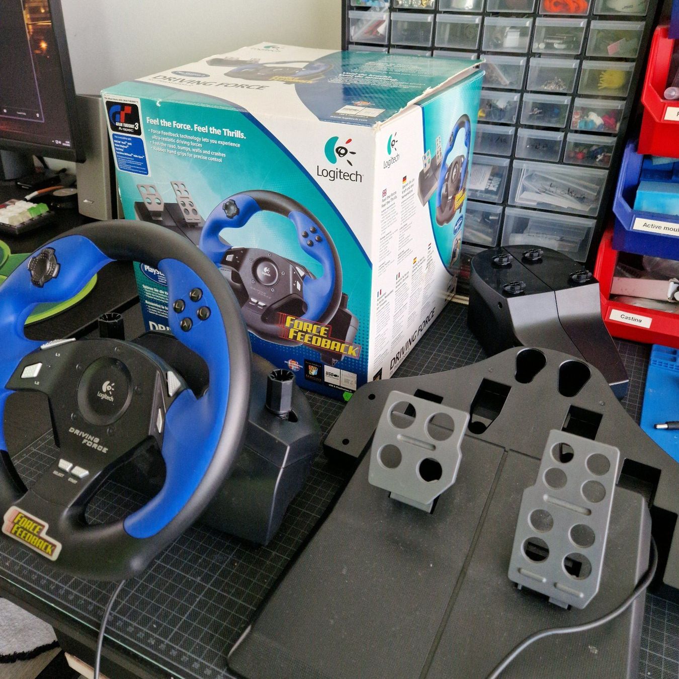 Logitech Manettes: Logitech Driving Force - Force Feedback PS2 OVP – D'occasion à Martigny par VisualPixel 1