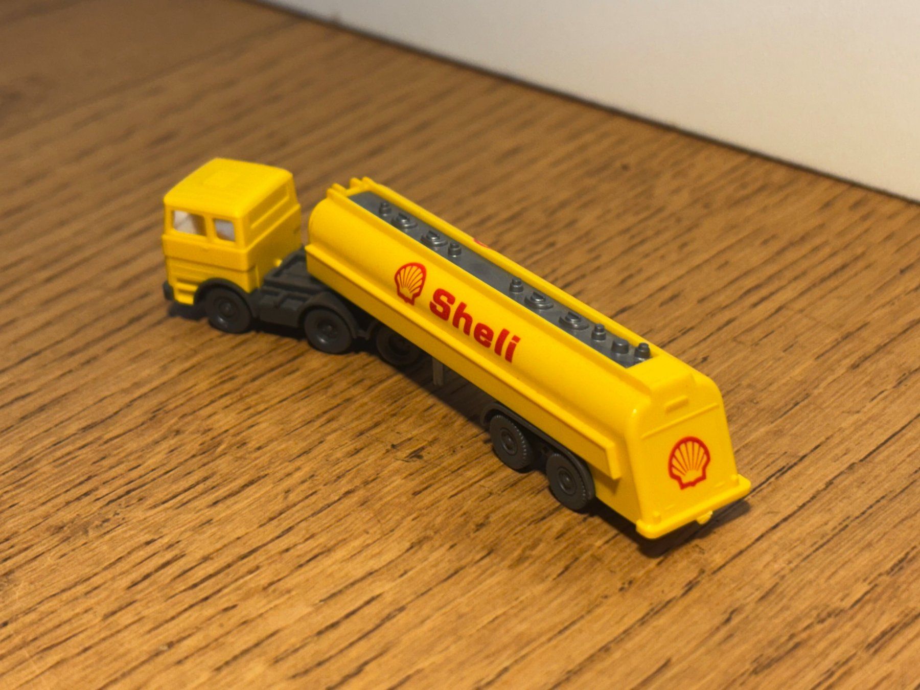 Modelleisenbahnen: M1005: Tabklastwagen SHELL (Spur N) – Neu (gemäss Beschreibung) aus Birsfelden von Birs_25 2
