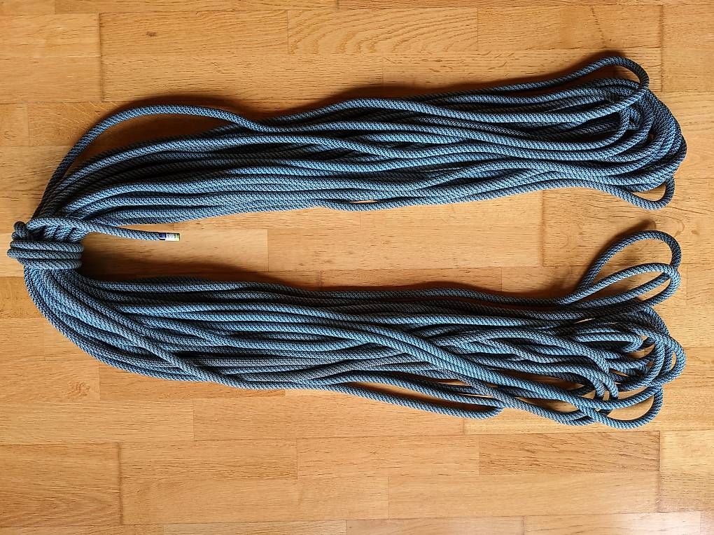 Edelrid Kletterausrüstungen: Kletterseil Edelrid 9.8 mm 50 m mit Seilsack – Gebraucht aus Innertkirchen von Flir