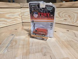 1989 GMC Vandura Van FDNY Greenlight 1:64 Exclusive OVP