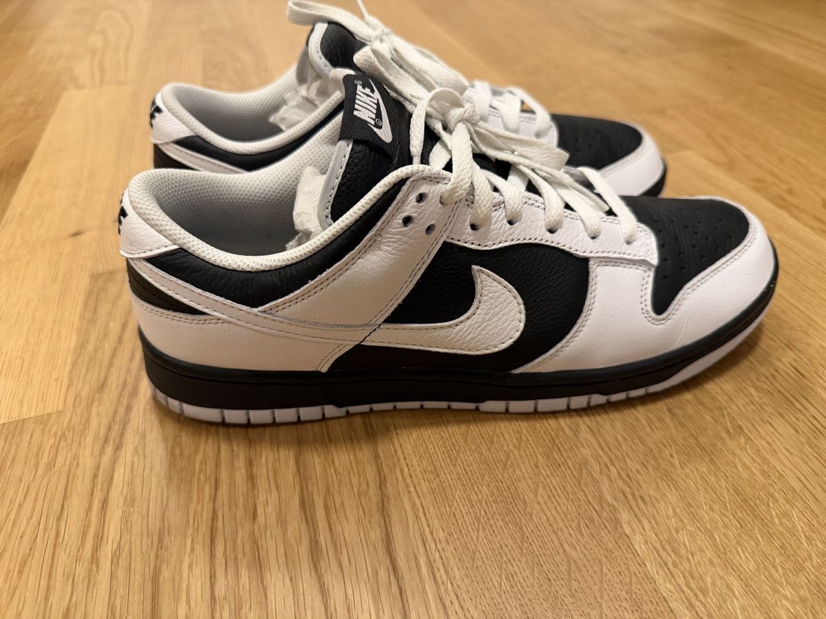 Nike Chaussures hommes: Nike Dunk Low Panda Revers Gr 44,5 – D'occasion à St. Gallen par swarley89 2