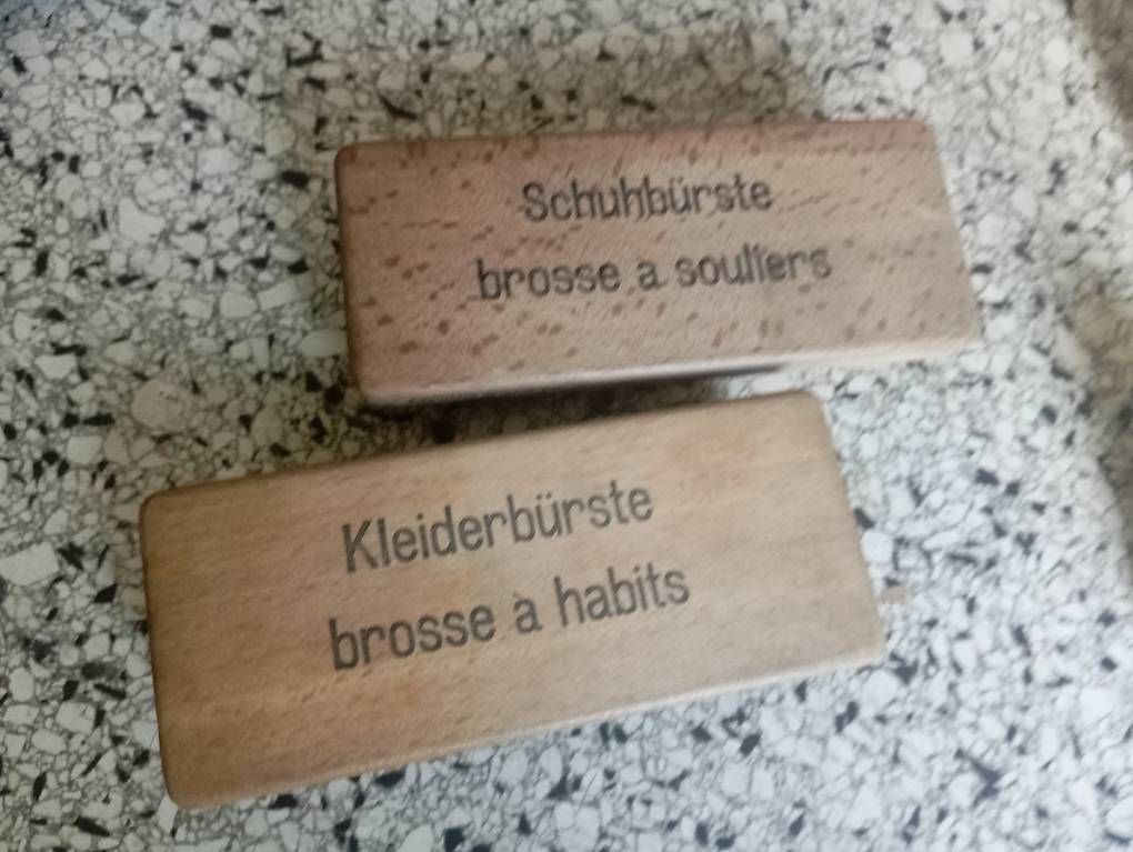 Schweizer Armee Prodotti di pulizia: Mannsputzzeug CH Militär – Usato da Basel venduto da Petergunn 1