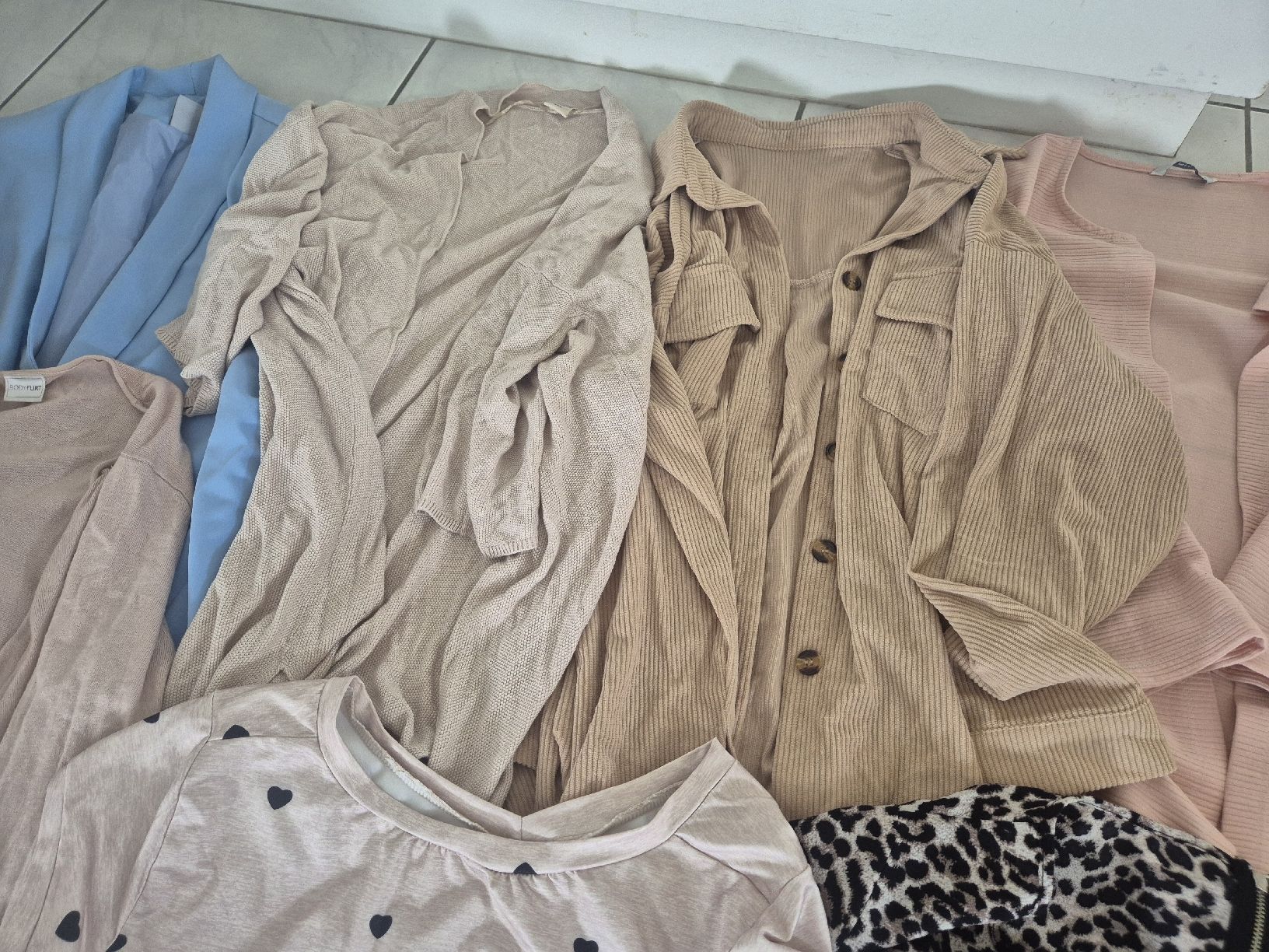 Lotti di vestiti: Damen Kleiderpaket mit der Gr. M/L – Usato da Gisikon venduto da area1985 6