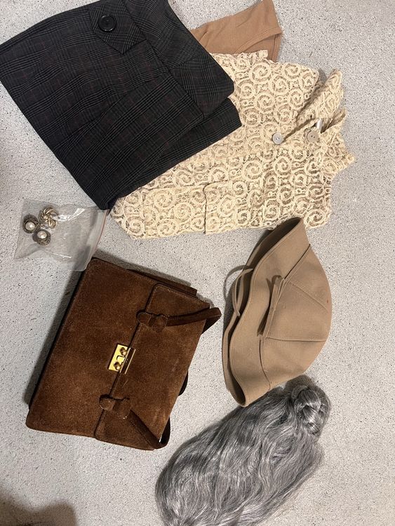 Mifengda Oma-Kostüm Set – Für 100. Schultag & Halloween, Mit Kopftuch, Brille, Tasche & Kette