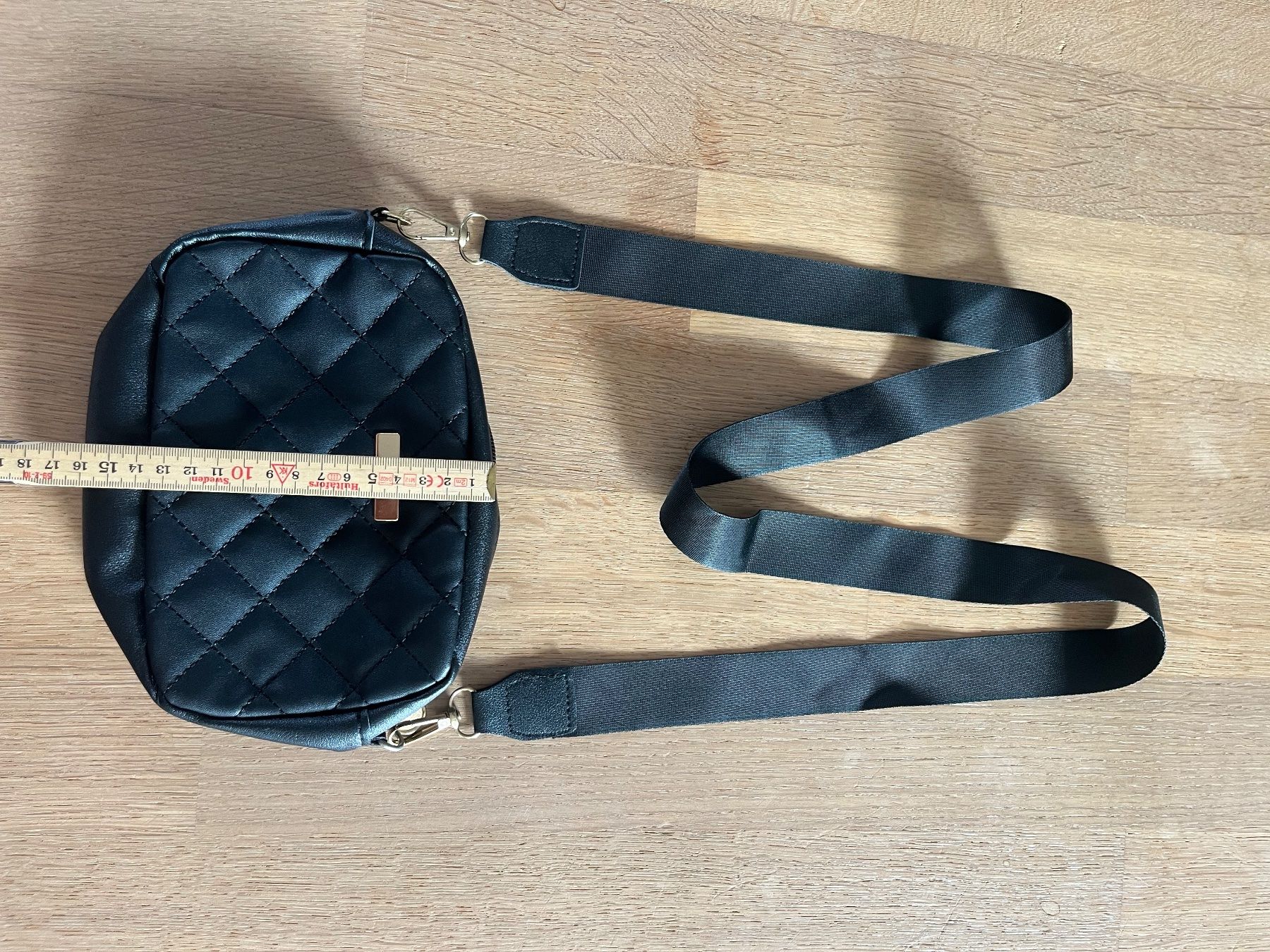 Taschen für Damen: Tasche Schwarz – Gebraucht aus Laupen BE von lee_ym6v 6