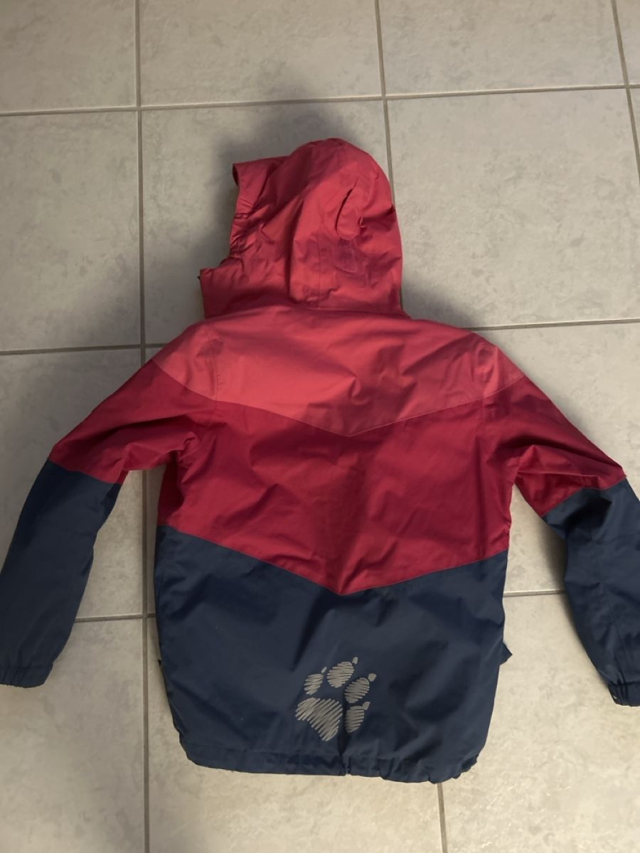 Jack Wolfskin Giacche & Cappotti: Jack Wolfskin Winterjacke Gr 140 – Usato da Lostorf venduto da Venice16 2