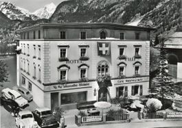 Zernez  GR -  Autos vor Hôtel - Bäckerei - Café, Rest. FILLI