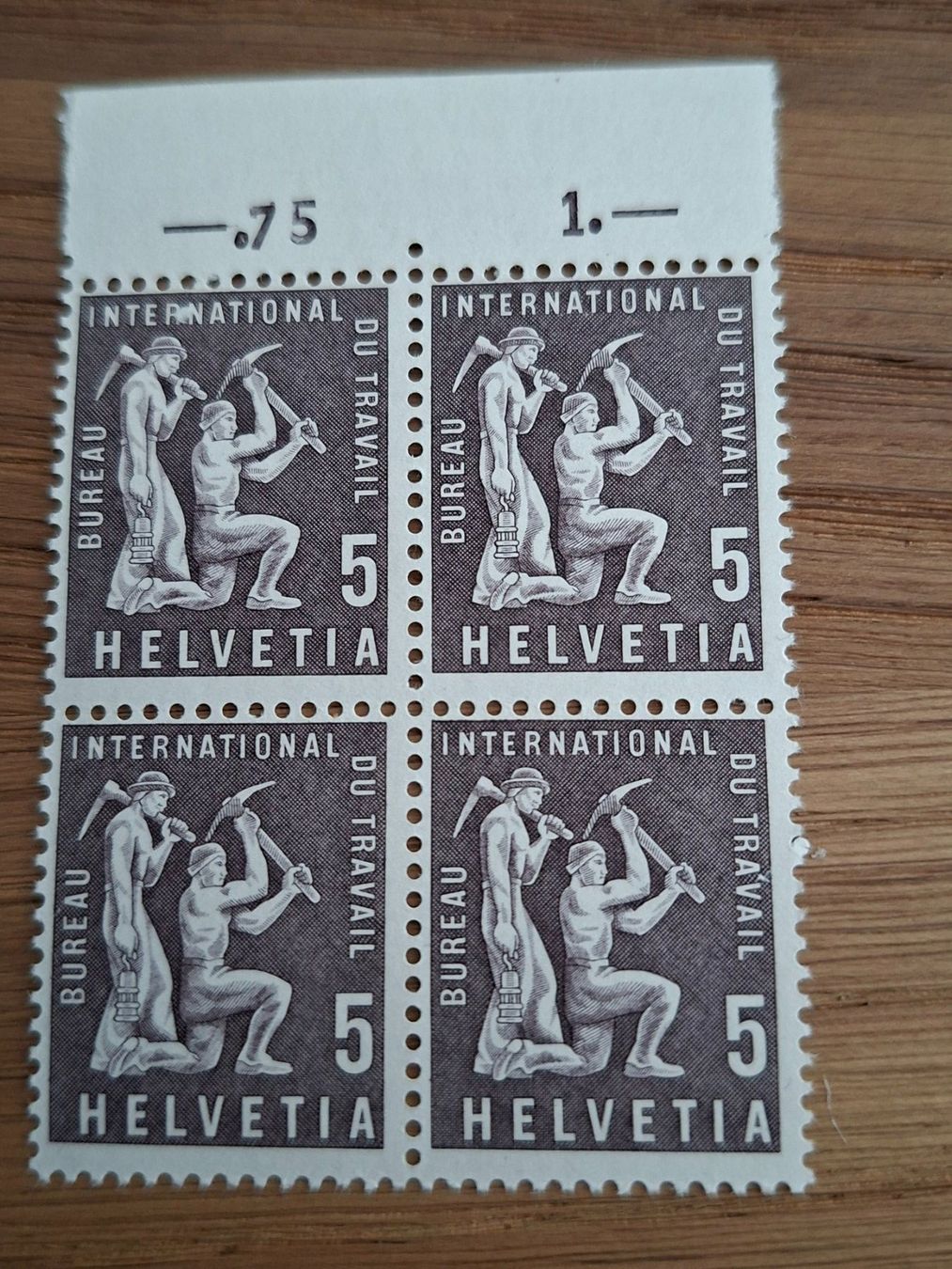 Alle Briefmarken: Dienstmarken: 4er Blocks: BIT – Neu (gemäss Beschreibung) aus Hinterkappelen von 1399 2