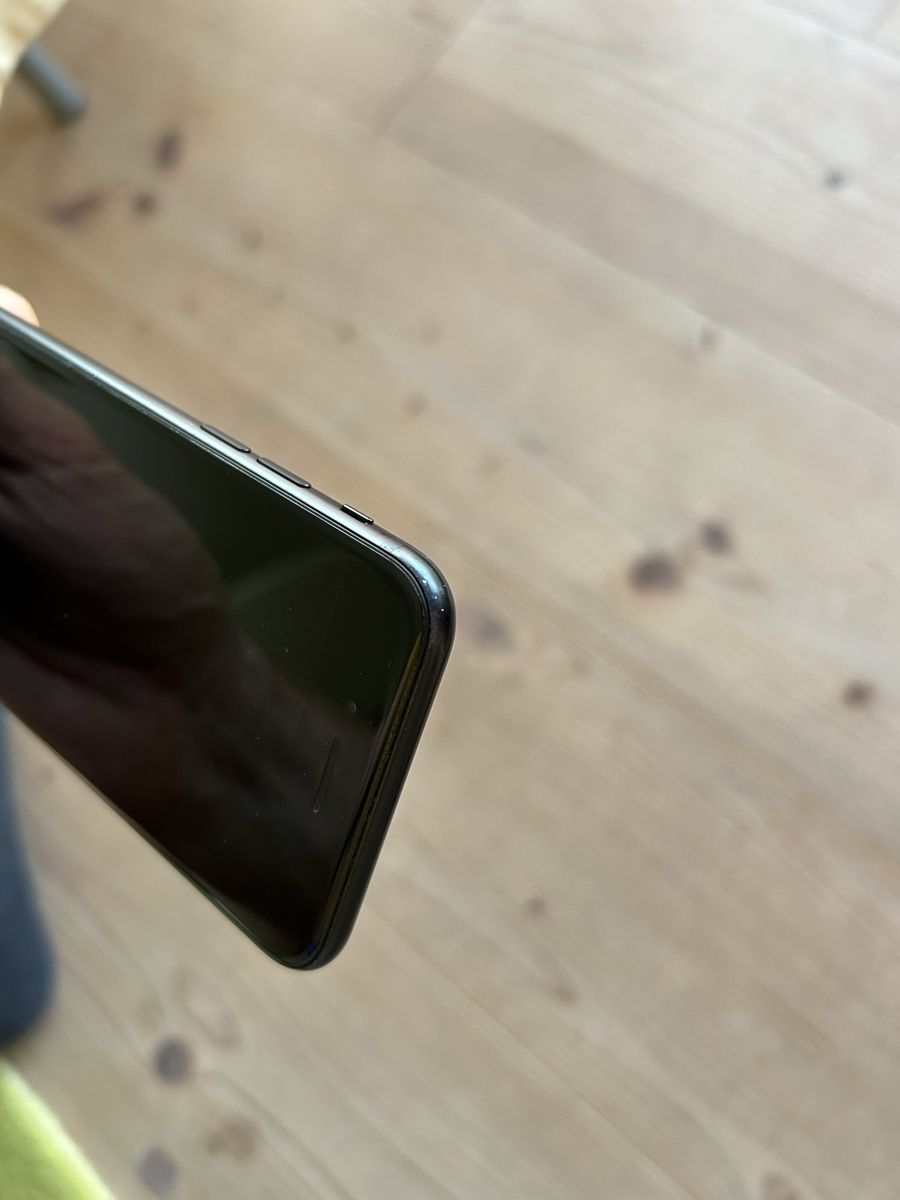 Apple Handys / Smartphones: Apple iPhone SE 2. Gen, 128GB, schwarz – Gebraucht aus Güttingen von Wasser9 3