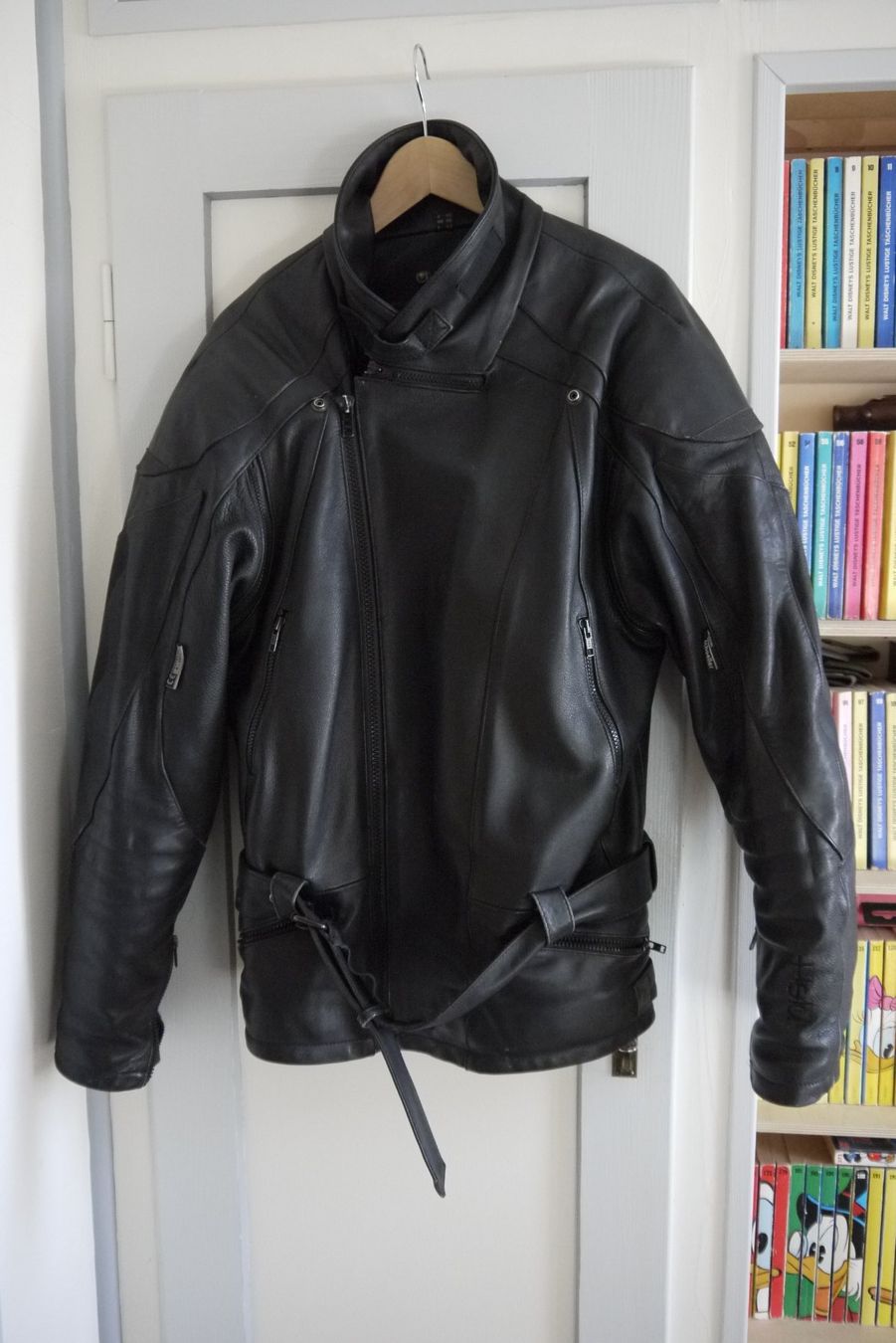 Held Vestes: Motorrad-Lederjacke – D'occasion à Erlach par Odoaker1