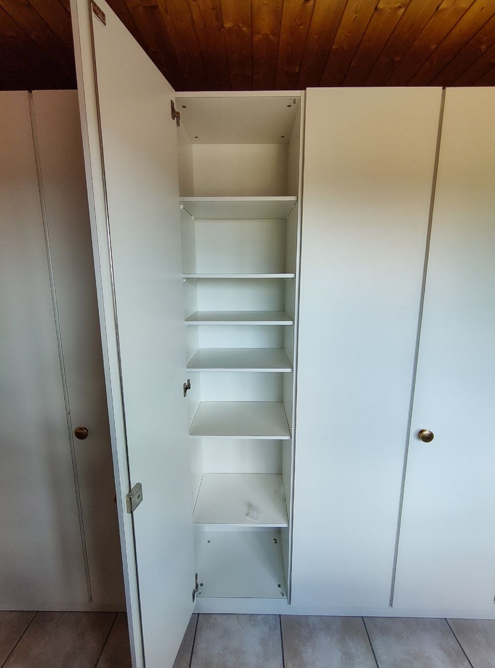 Armadi: Grosser praktischer Schrank – Usato da Rüti ZH venduto da 11120 3