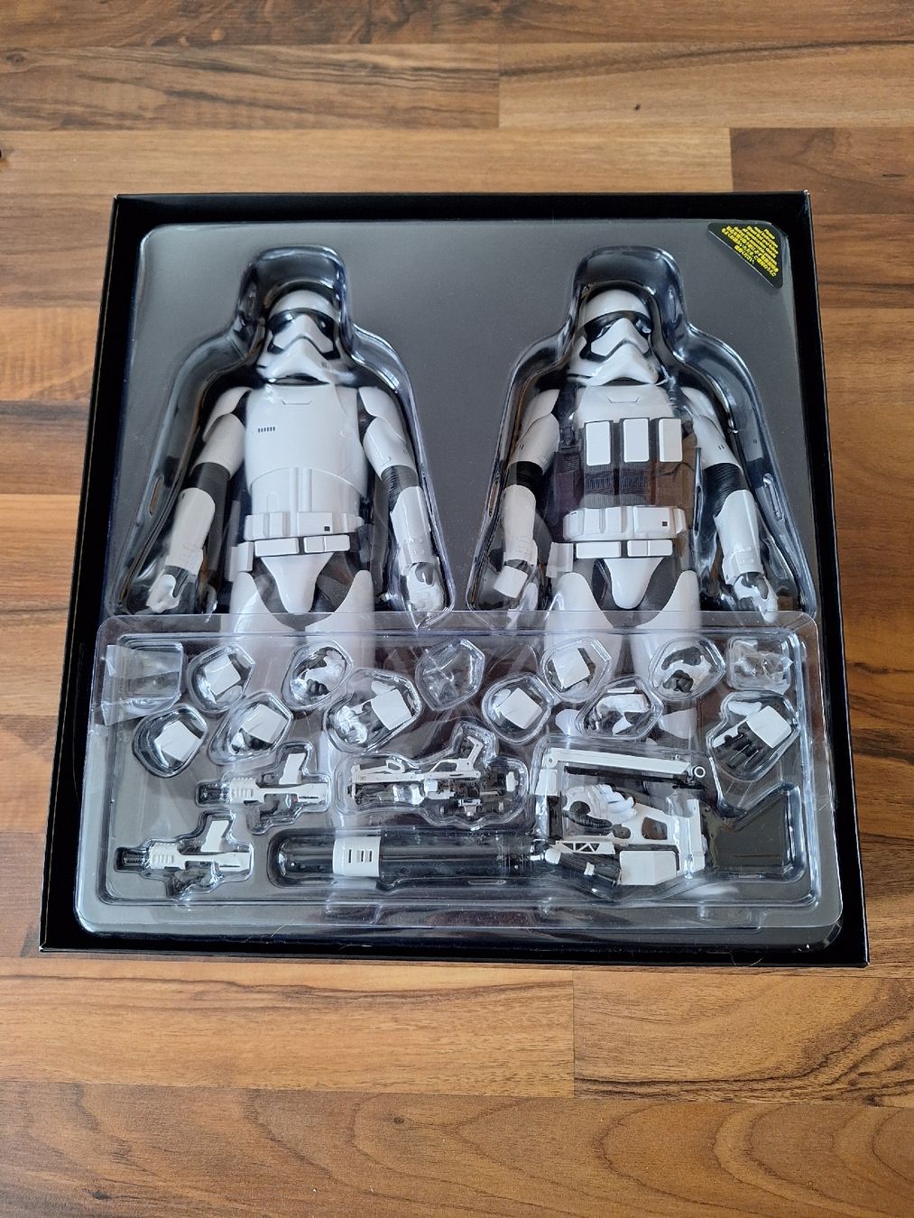 Hot Toys Figuren: Hot Toys Star Wars First Order Stormtroopers 2-Pack – Gebraucht aus luzern von He-Dan 1
