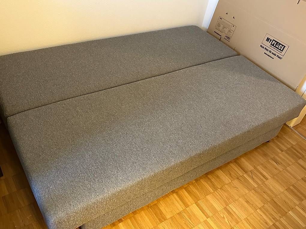 Ikea Divani: IKEA Bettsofa / Schlafsofa grau  ausklappbar – Usato da Brüttisellen venduto da Caglayan_ZH 1