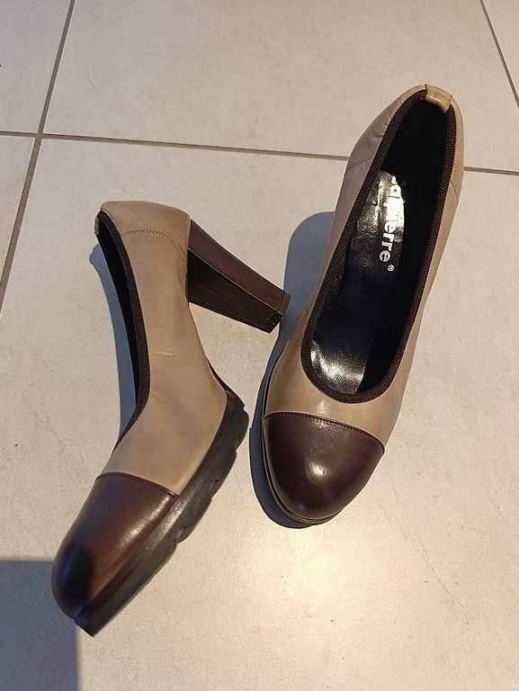 Scarpe da donna: Pumps Calpierre – Usato da Frick venduto da atr_wf8r 1