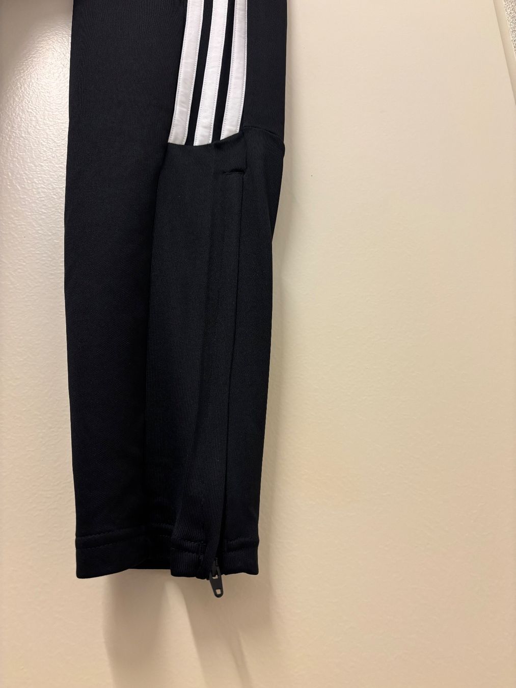 Adidas Hosen: Adidas Fussball Trainingshose – Neu und originalverpackt aus Zürich von mc_mike77 3