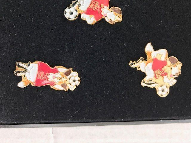 Broschen & Nadeln: SFV - "Offizielle Pin - Serie", 1994 – Neu und originalverpackt aus Niederscherli von Lucia16 3