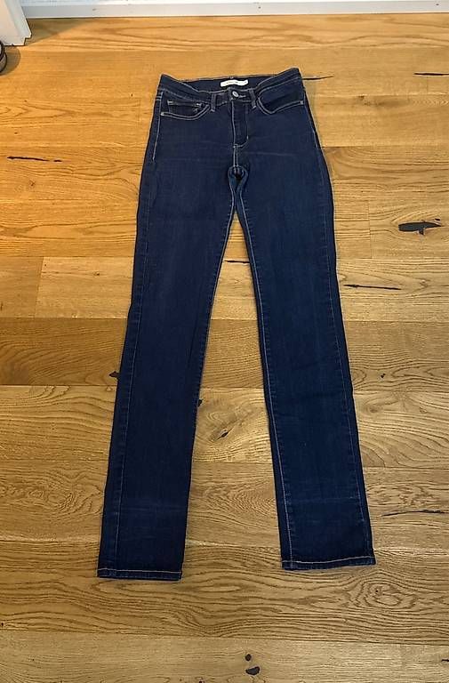Jeans: Levis Slimming Slim Grösse 27 – Usato da Bern venduto da fab_tx65