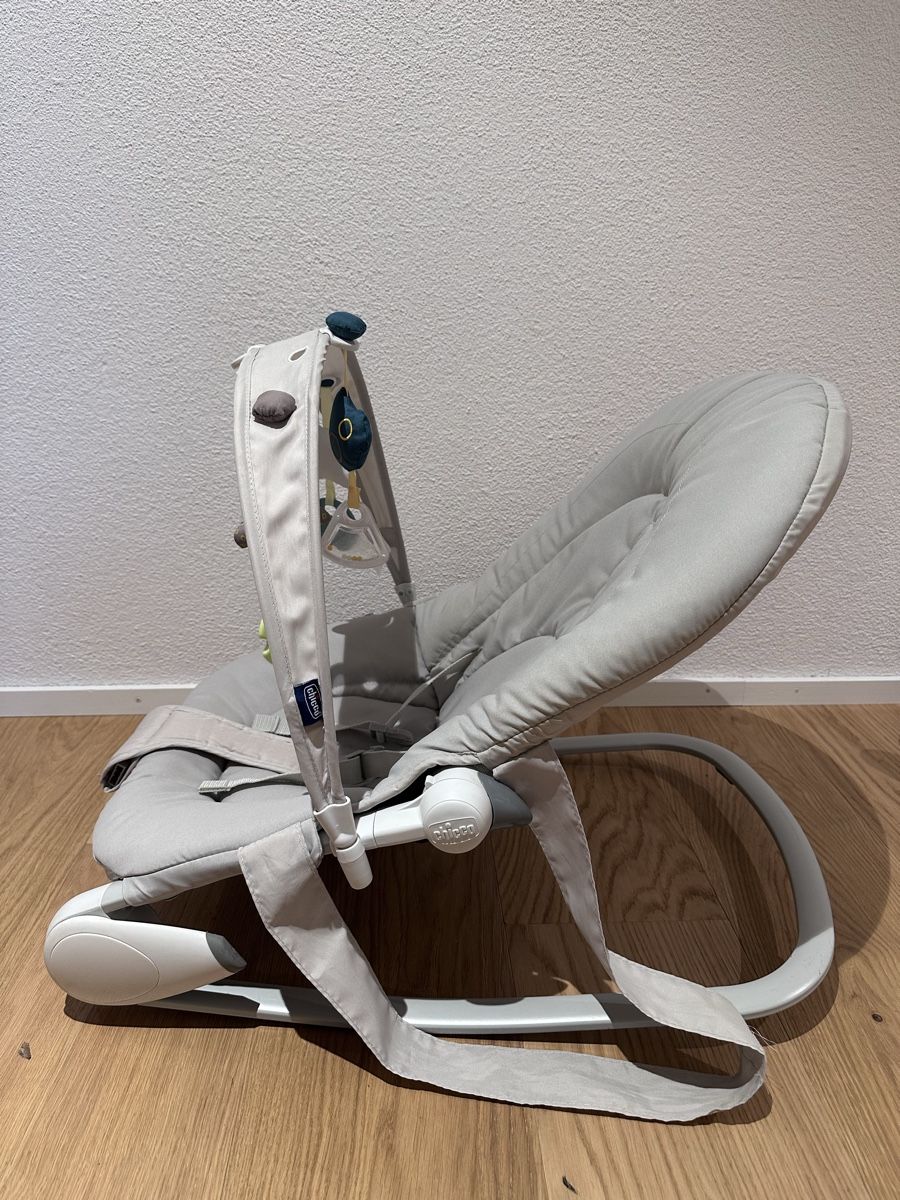 Chicco Sdraiette & Sdraiette a dondolo: Chicco Babywippe grau – Usato da Regensdorf venduto da stesie80 1