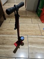 Fahrradpumpe mit Druckmesser, voll funktionsfähig
