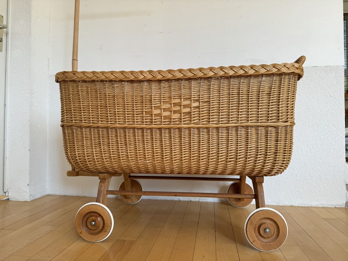 Berceaux: Stubenwagen geflochten  – D'occasion à hittnau par Kunstkopf 2