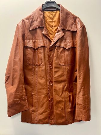Veste en cuir seconde main années '70 taille 54 x Cosplay ?