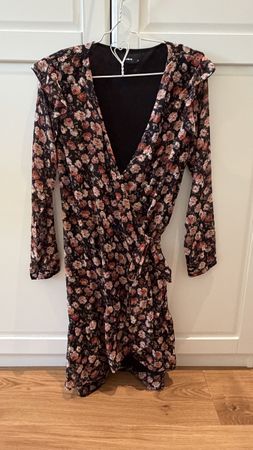 Wickelkleid geblümt Gr. M - guter Zustand