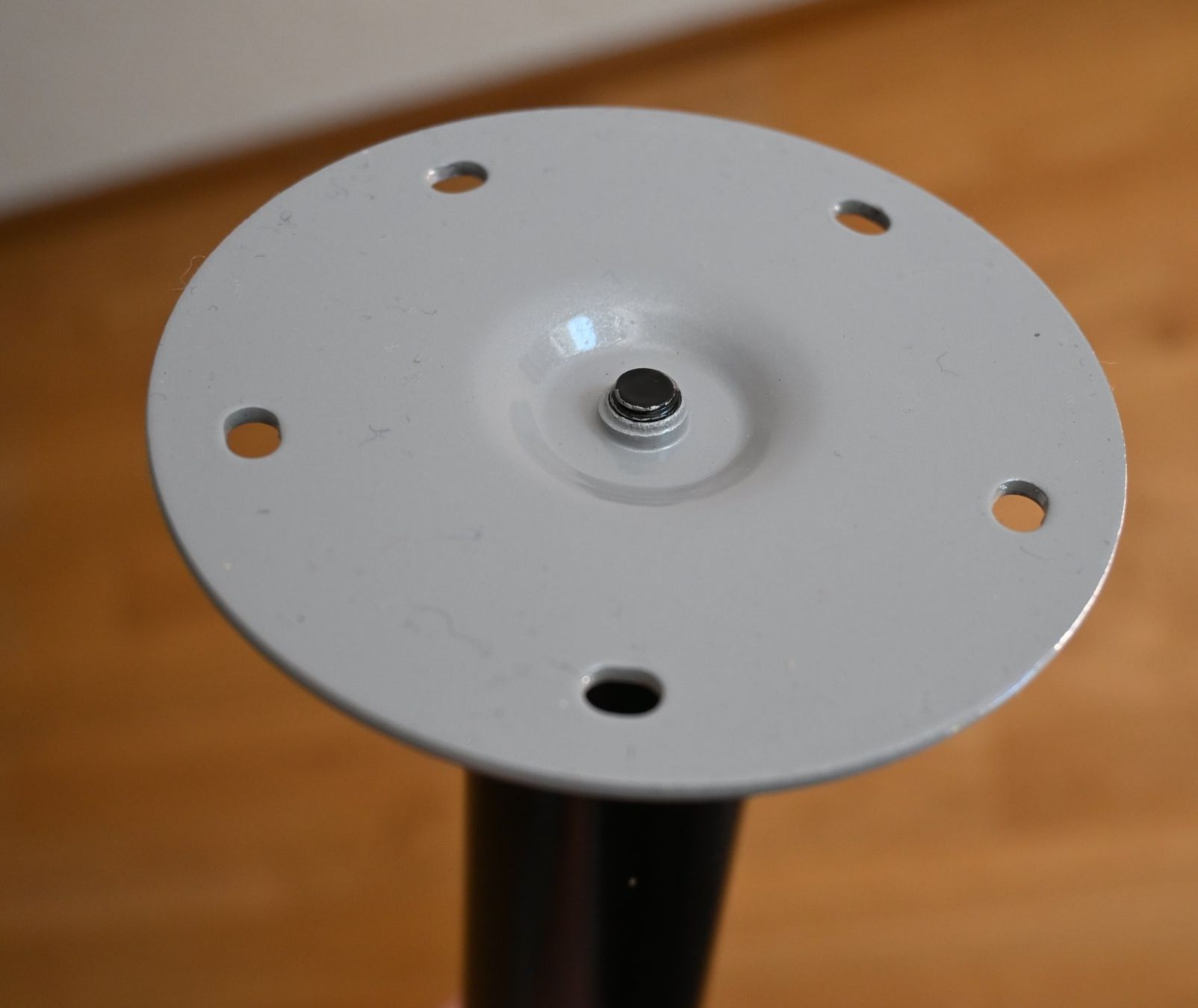 Ikea Altri mobili: 4 Stück IKEA Tischbeine ADILS | Schwarz – Usato da Scherz venduto da Neogeo5000 8