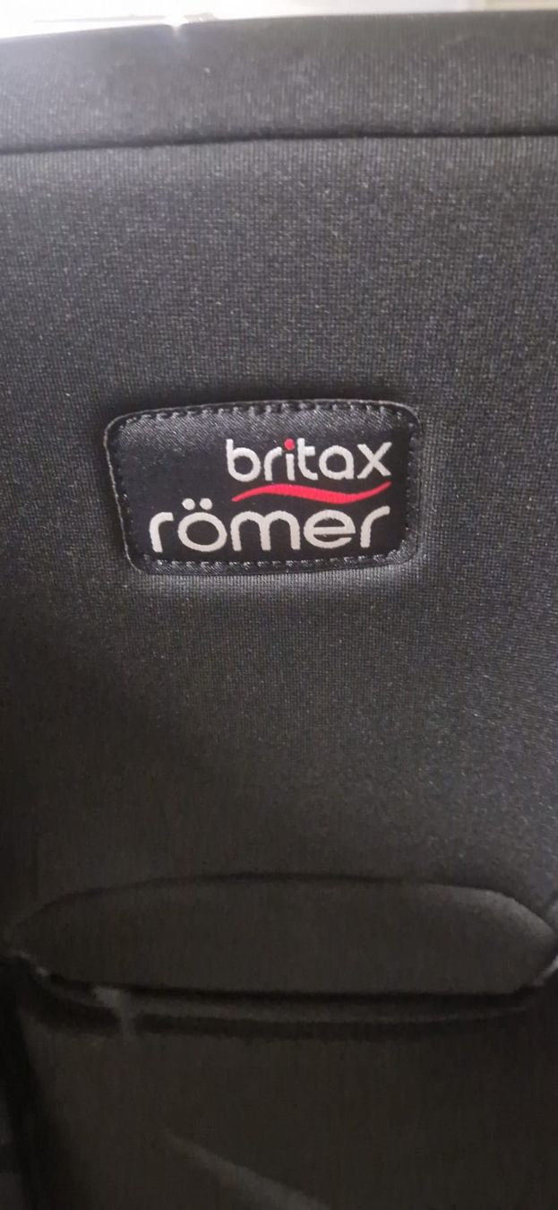 Britax Römer Seggiolini per auto: Autositz Britax Römer – Usato da Geuensee venduto da Pipapaguigrafo 9