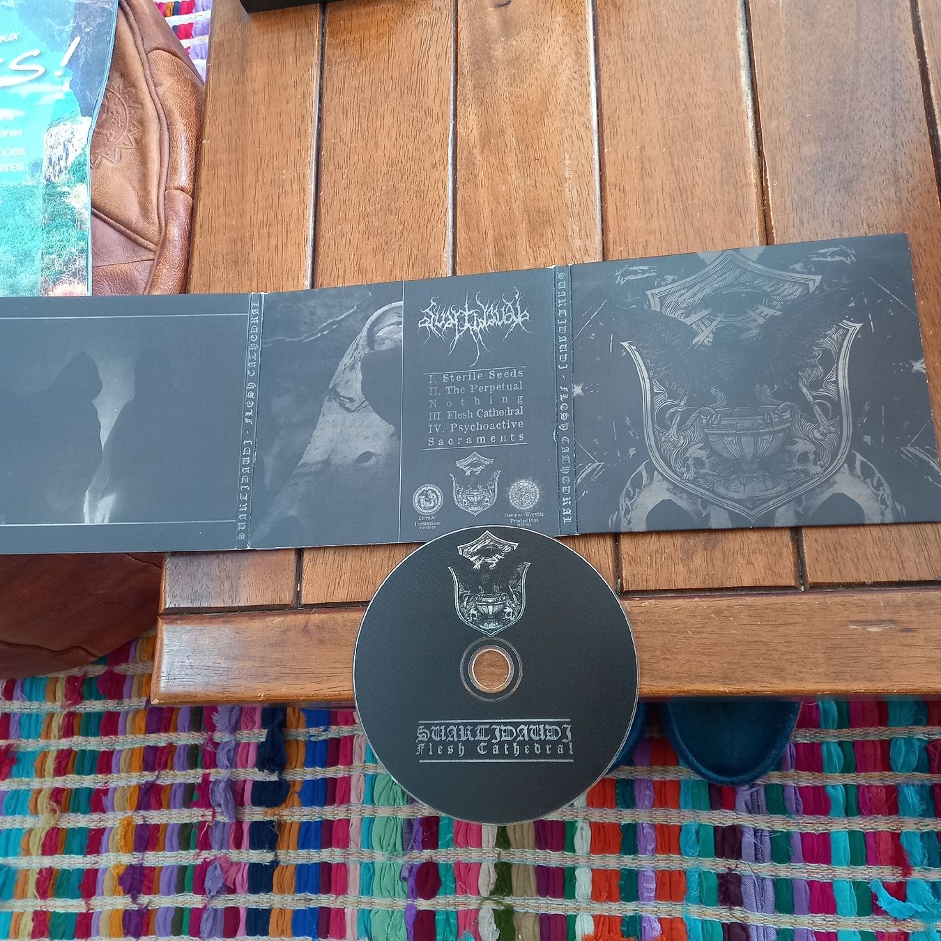 CD: svartidaudi - flesh...(digi) – Usato da St-Cergue venduto da VeganWarrior