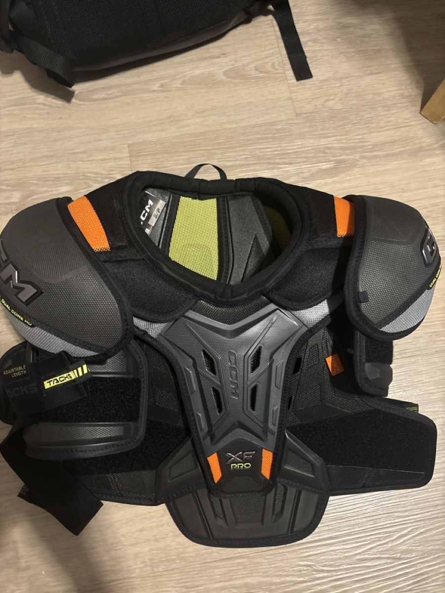 Ccm Protections: Brustpanzer ccm Tacks XF pro  – Neuf avec emballage d'origine à Langenthal par flo_sb8k