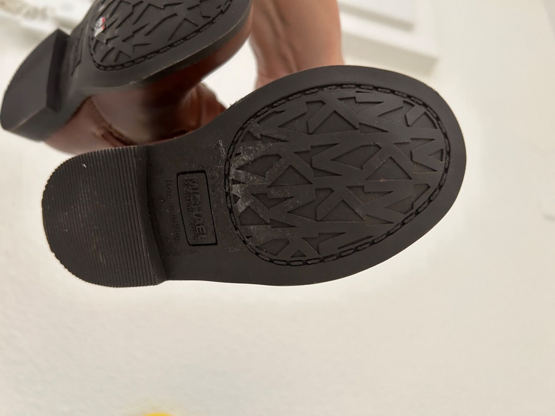 Michael Kors Chaussures filles: Michael Kors Kinder Stiefel gr 23 – Neuf avec emballage d'origine à Basel par Lady_591-184_ 1