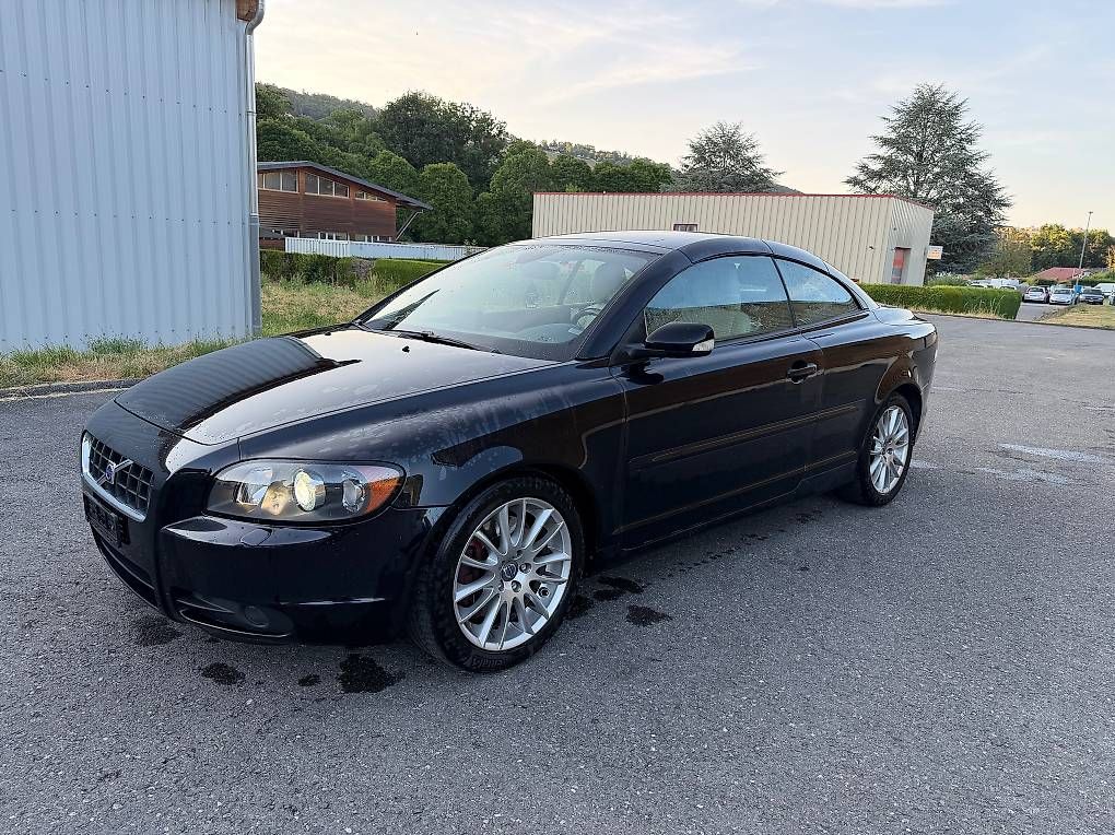 Automobili: Volvo C70 cabriolet 2.4 Diesel pour export  – Usato da Seigneux venduto da adb_y72c