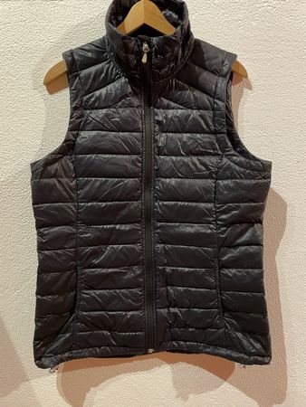 Schwarzes Gilet