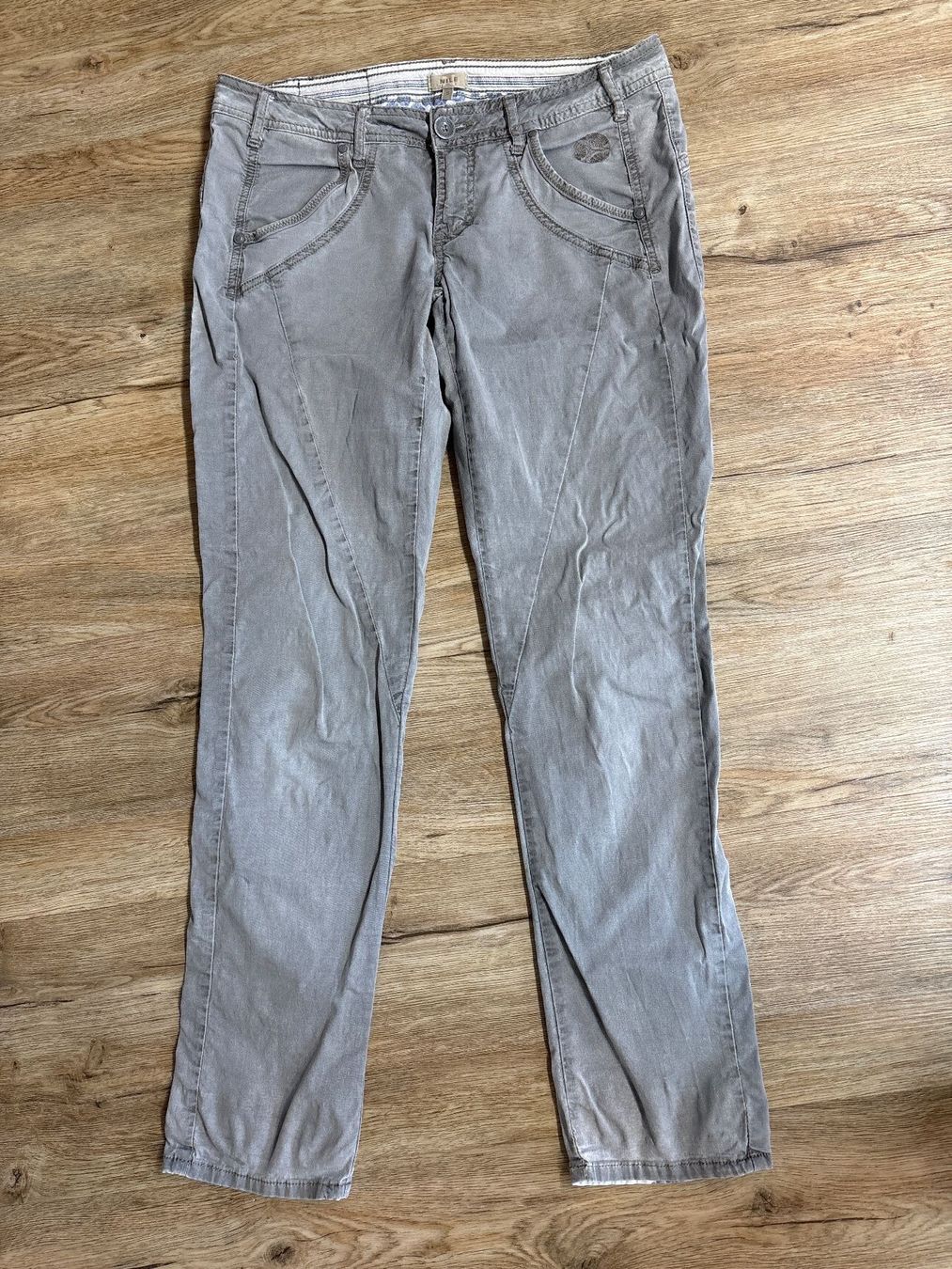 Nile Jeans: Jeans, NILE, S, grau, dünner Stoff – Gebraucht aus Wetzikon ZH von CZ. 1