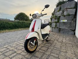 Vespa Sprint 125 Weiss (2022)