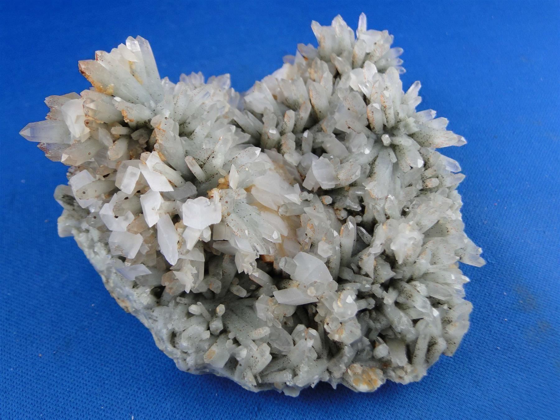 Mineralien & Heilsteine: Bergkristall var Prasem mit Calcit – Gebraucht aus Schinznach Bad von Demerald 5