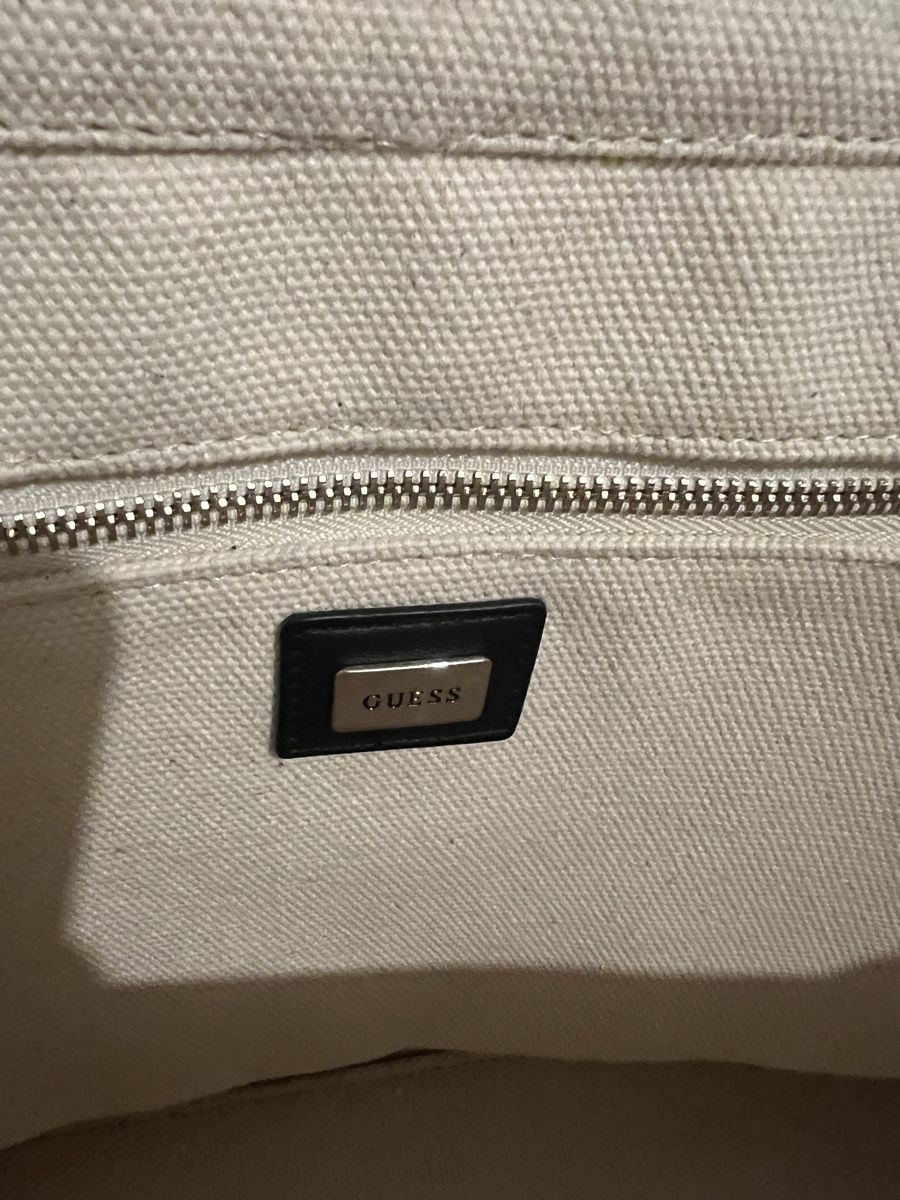 Guess Sacs femmes: Tasche Guess Neu – Neuf avec emballage d'origine à Heimberg par mira777 2