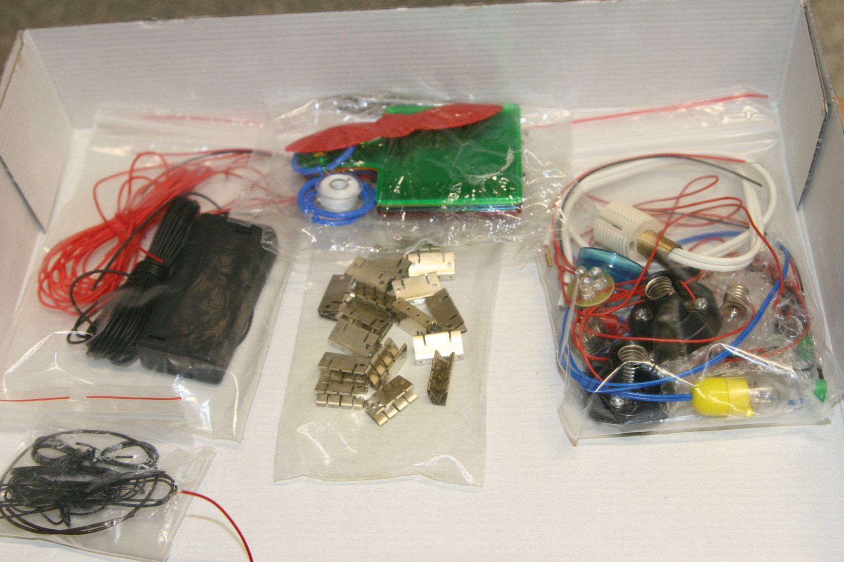 Kit bricolage: Sammelsurium-Kiste "Elektro" Basteln für Kinder – Usato da Büren an der Aare venduto da Sabinem71 1