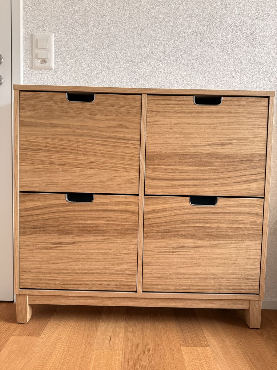 Armoires: Schuhschrank mit 4 Fächern – Eichenfurnier – D'occasion à Thun par swissfish98 2