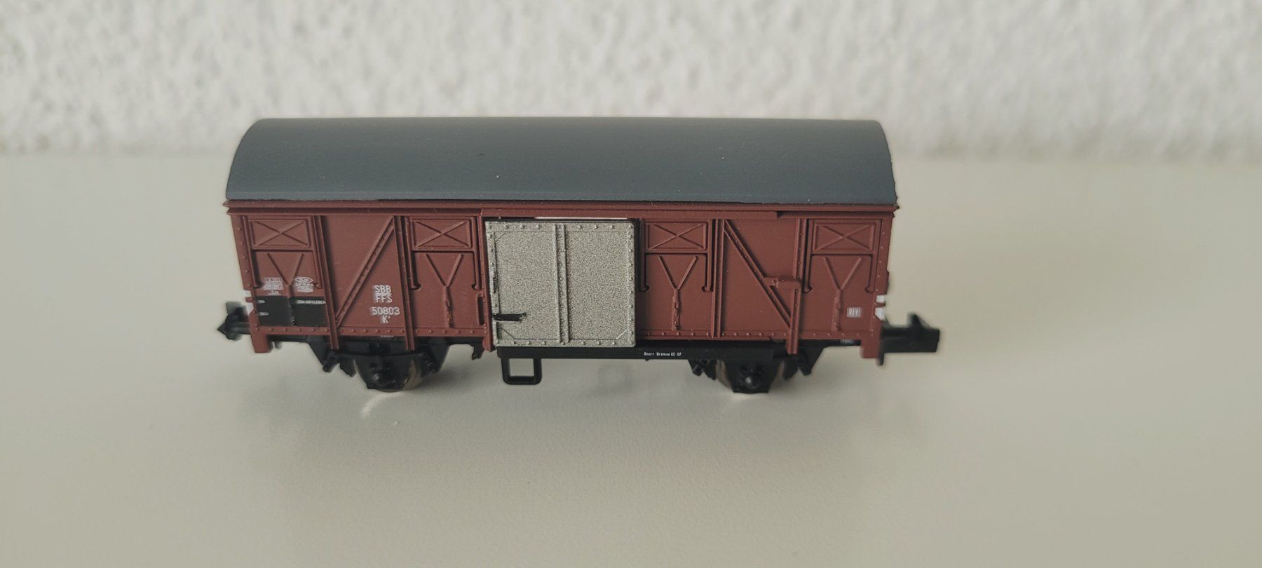 Arnold Modellini di ferrovie: SBB / Gedeckter Güterwagen, Türen beweglich – Usato da Wittenbach venduto da Hase113 2