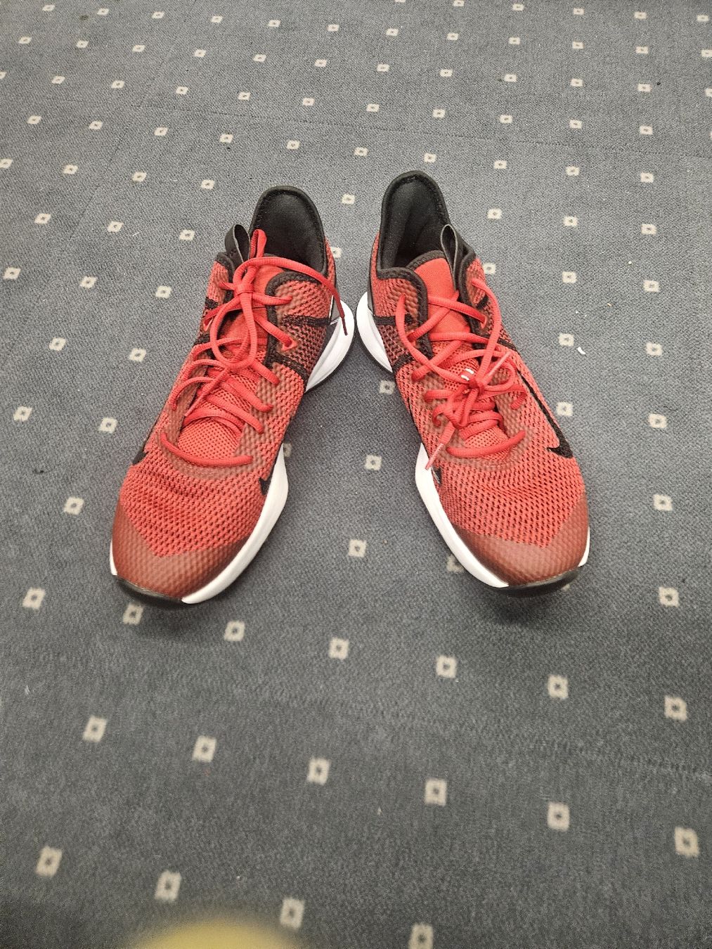 Scarpe da uomo: Schuhe Nike – Usato da Luzern venduto da Dan_8m79