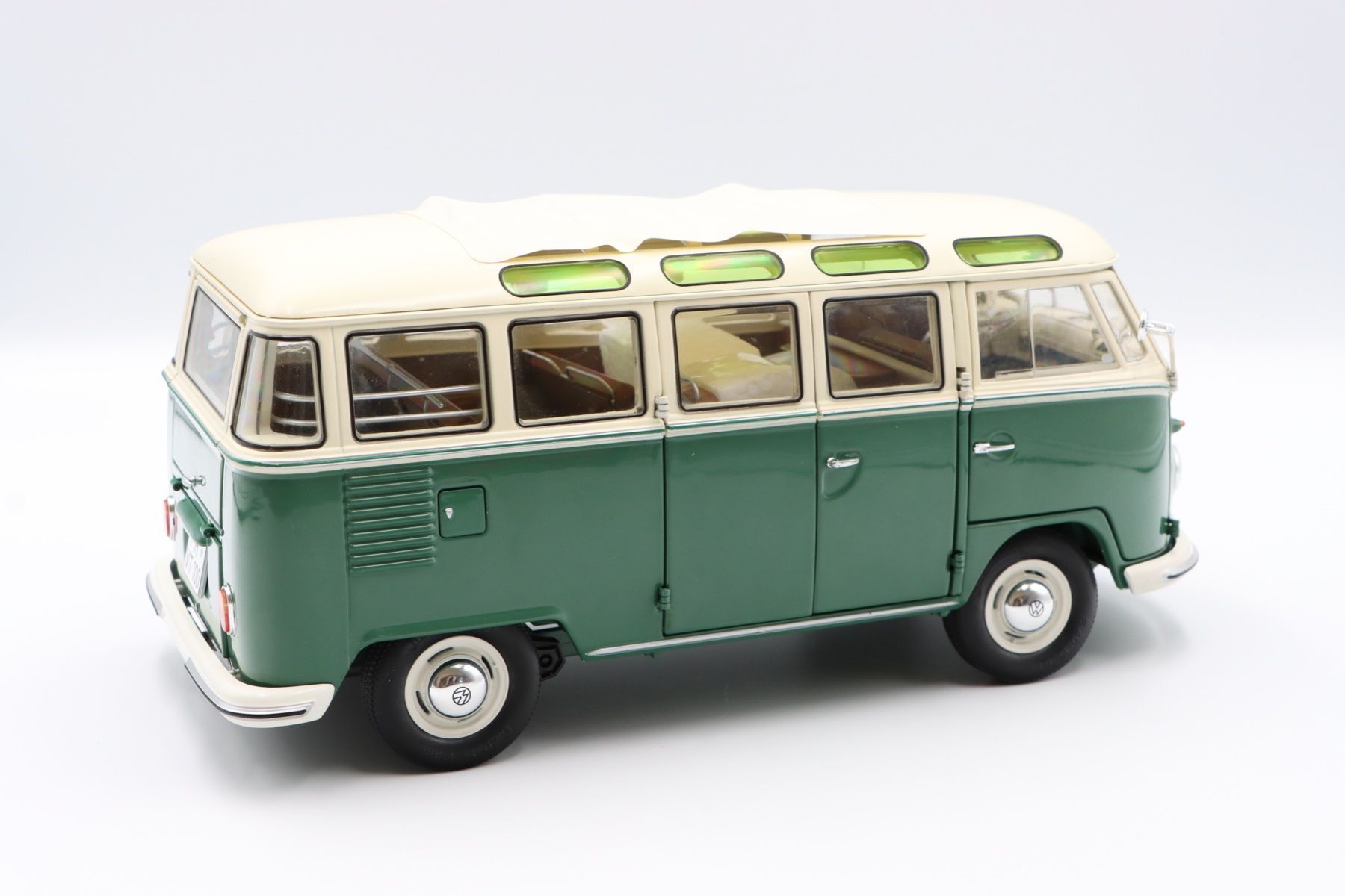 Volkswagen Modellautos: VW T1b Samba 1958 1:18 Schuco – Neu und originalverpackt aus Bühl b.Aarberg von modelldiecast 6