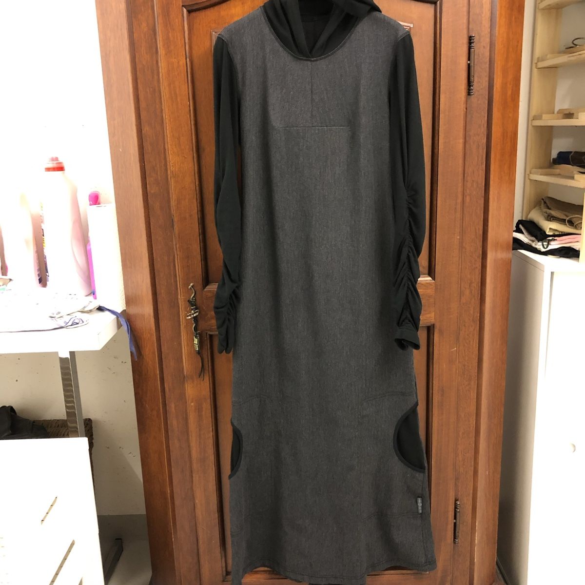Vestiti: Kleid mit Kaputze Gr. 34 – Usato da bern venduto da marion78