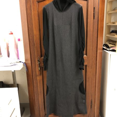 Kleid mit Kaputze Gr. 34