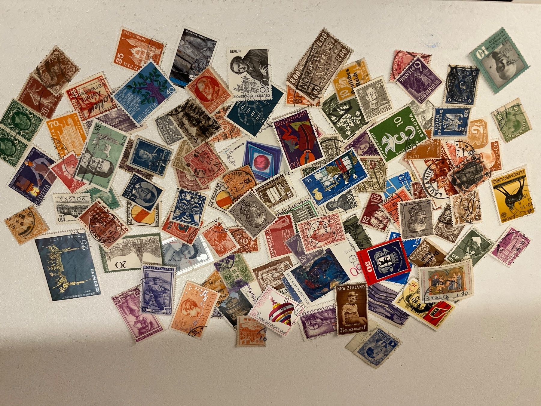 Tutti i francobolli: Lot 29: Lot mit mix Briefmarke – Usato da Chiasso venduto da AzenYa 1