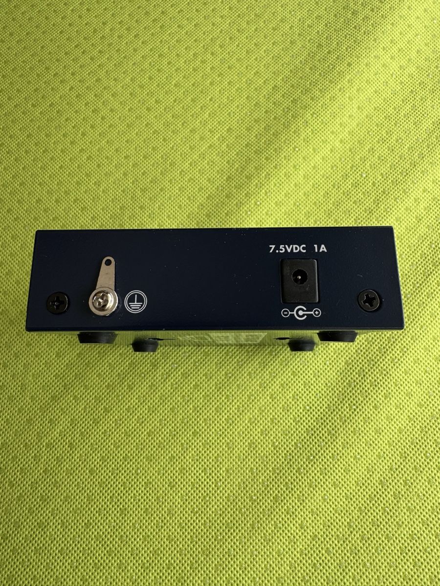 Netgear Hub & Switch: Netgear Switch FS105 5 Port 10/100 Fast Ethernet – Usato da Näfels venduto da Madresue 2