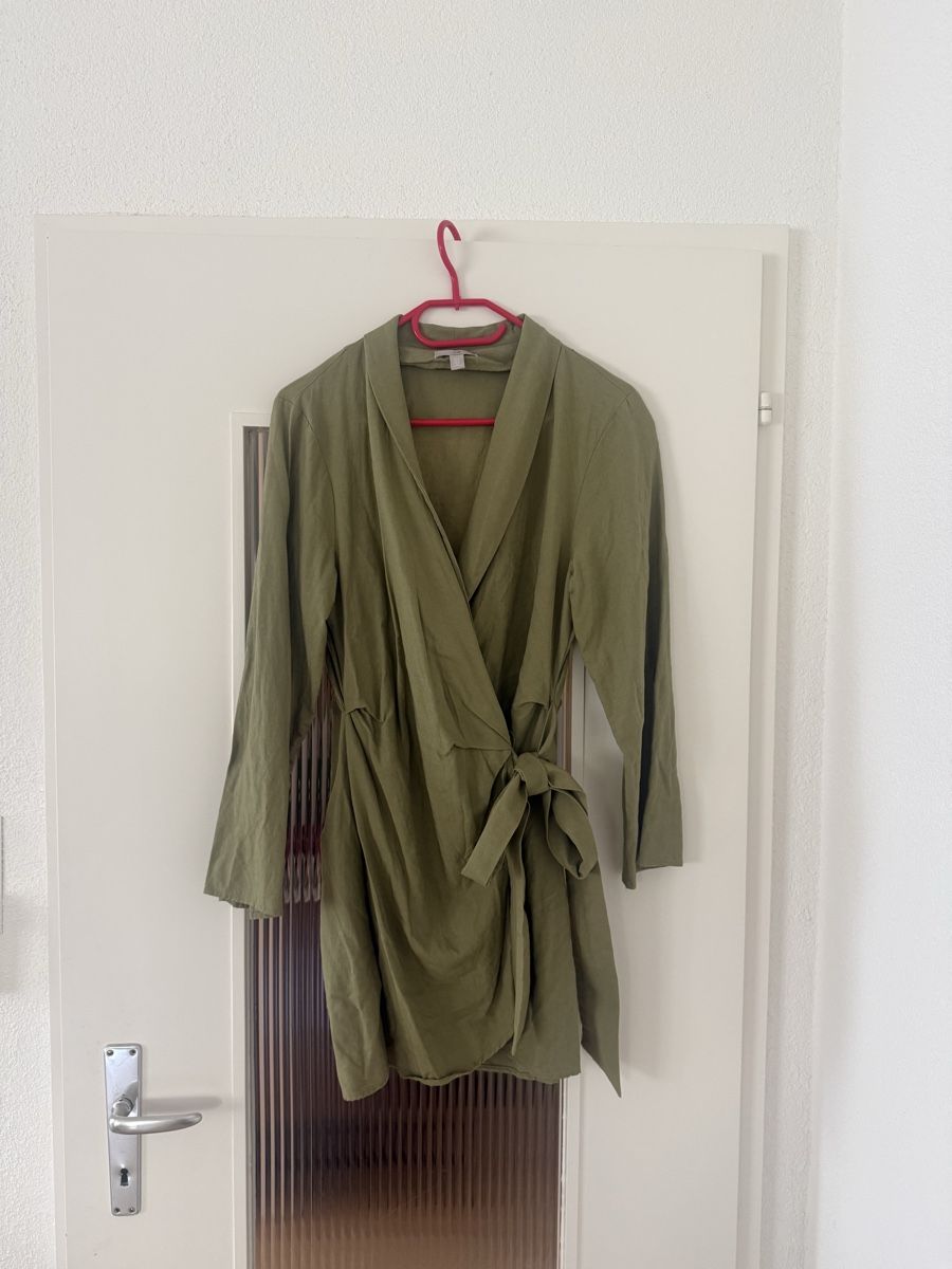 H&M Vestiti: Damen Kleid khaki Grösse M neuwertig – Nuovo (secondo la descrizione) da Zumikon venduto da naiischoen
